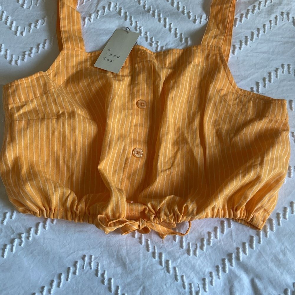 ✨5 for $15✨ New Day Striped Drawstring Crop Top - Picture 3 of 6